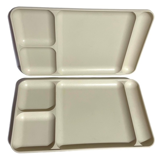 Tupperware Vintage Tray Almond Divided Cafeteria Style 15x9 Dining 1535 Lot of 2 - Picture 2 of 7